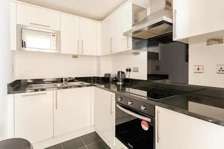 Brand New Flat In Central London With Car Park Buitenkant foto