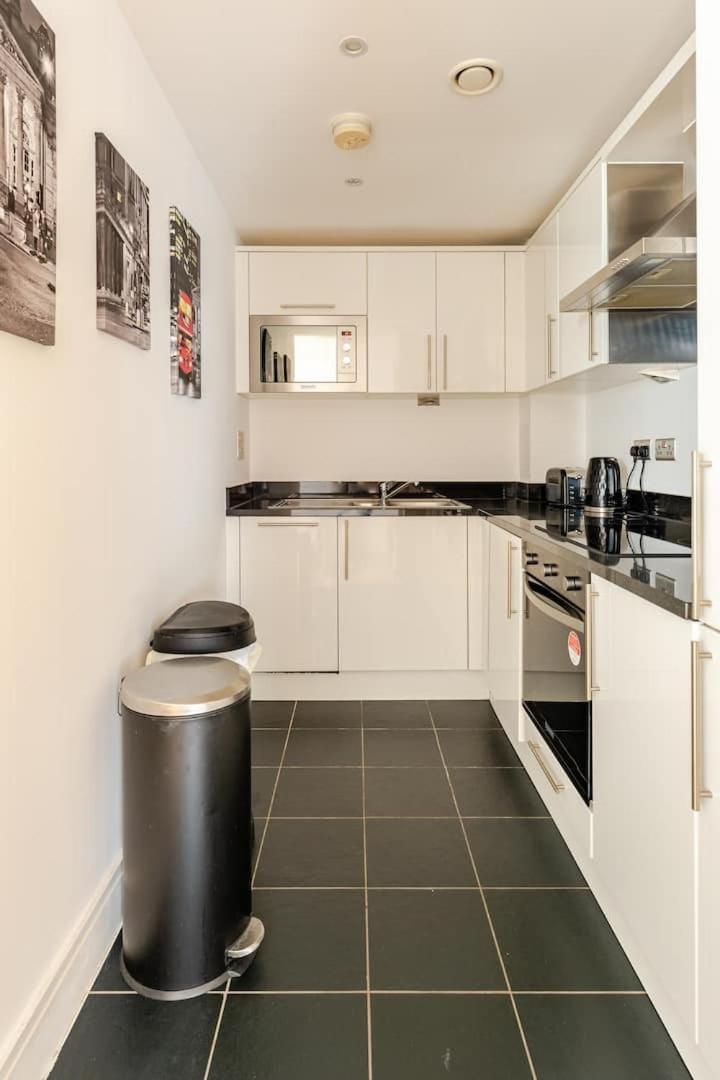 Brand New Flat In Central London With Car Park Buitenkant foto